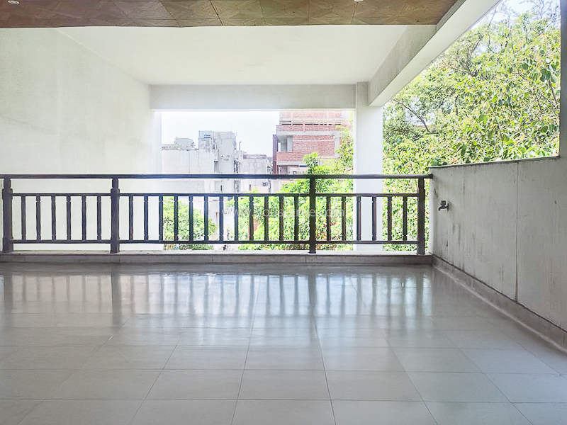 5 BHK Duplex For Rent in Vasant Vihar