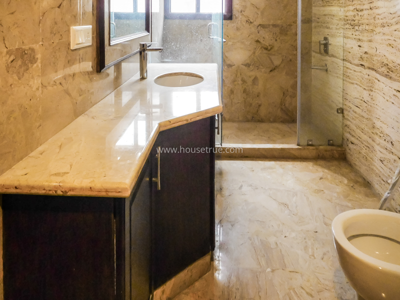 3 BHK Duplex For Rent in Maharani Bagh
