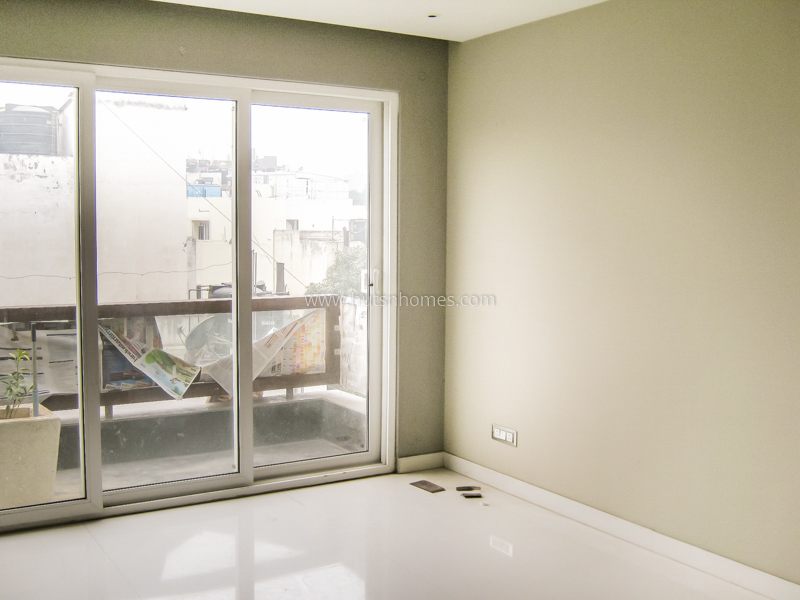 4 BHK Flat For Rent in Vasant Vihar