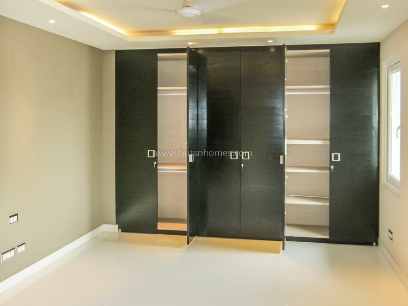 4 BHK Flat For Rent in Vasant Vihar