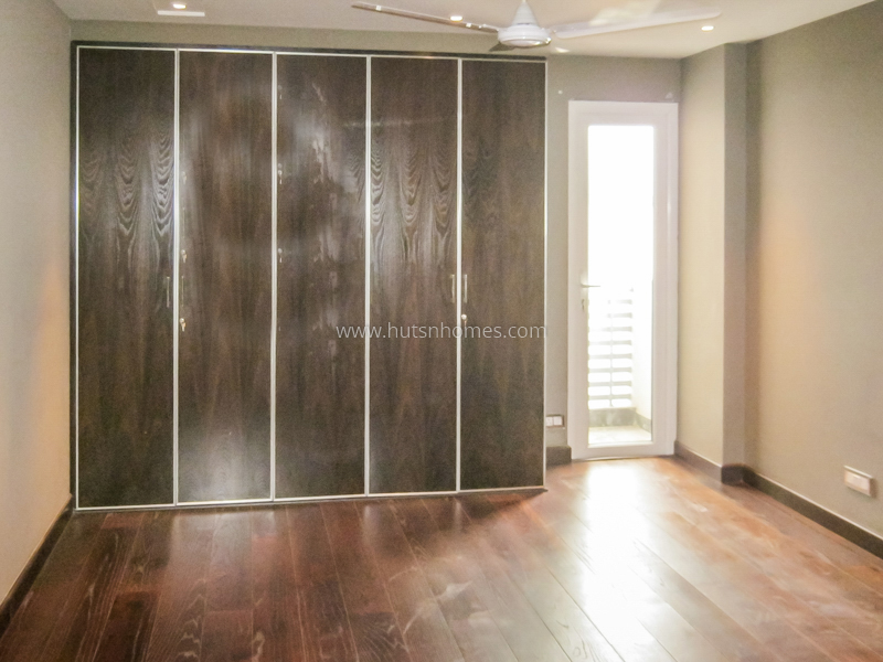 4 BHK Flat For Rent in Vasant Vihar