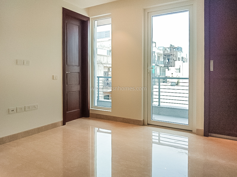 4 BHK Flat For Rent in Vasant Vihar