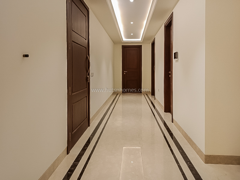 4 BHK Flat For Rent in Vasant Vihar