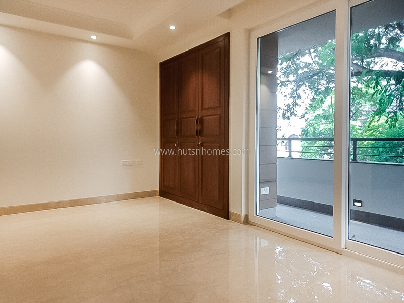 4 BHK Flat For Rent in Vasant Vihar