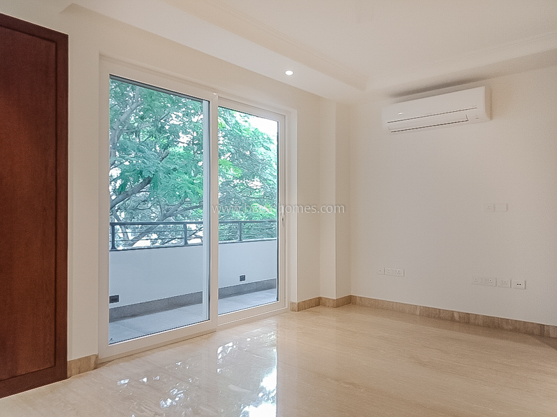 4 BHK Flat For Rent in Vasant Vihar