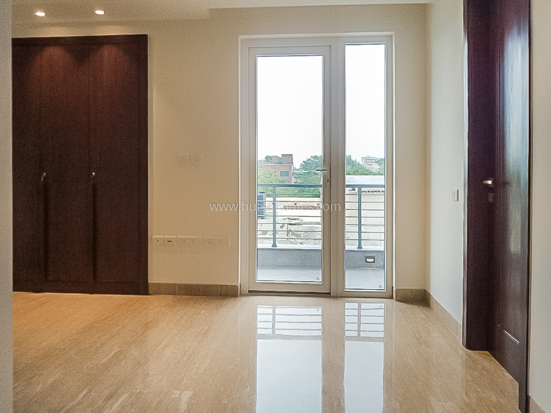 4 BHK Flat For Rent in Vasant Vihar