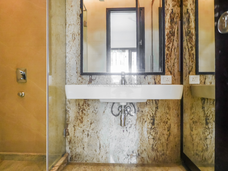 4 BHK Flat For Rent in Vasant Vihar