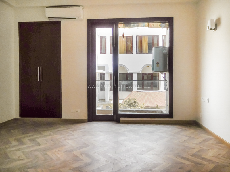 4 BHK Flat For Rent in Vasant Vihar