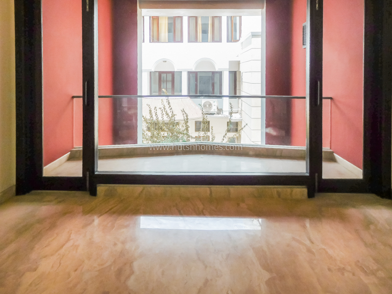 4 BHK Flat For Rent in Vasant Vihar