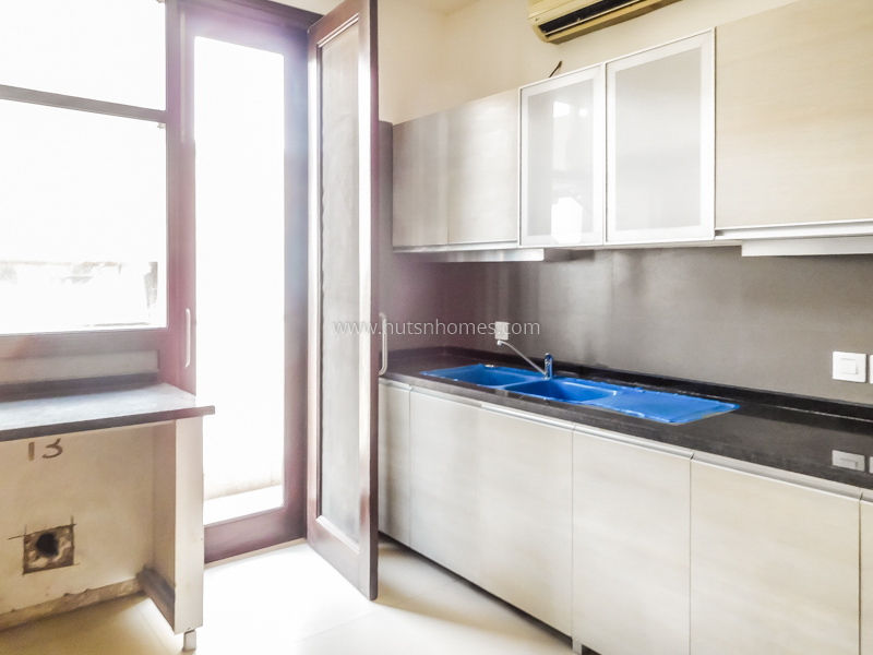 4 BHK Flat For Rent in Vasant Vihar