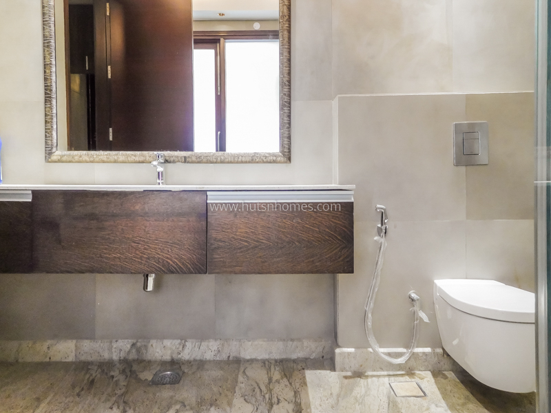 4 BHK Flat For Rent in Vasant Vihar
