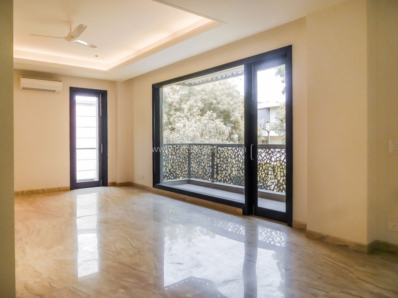 4 BHK Flat For Rent in Vasant Vihar