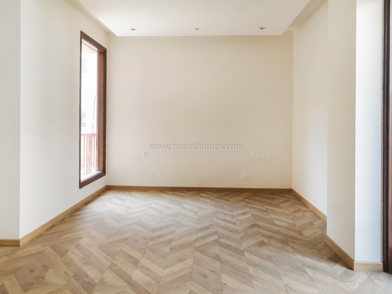 4 BHK Flat For Rent in Vasant Vihar
