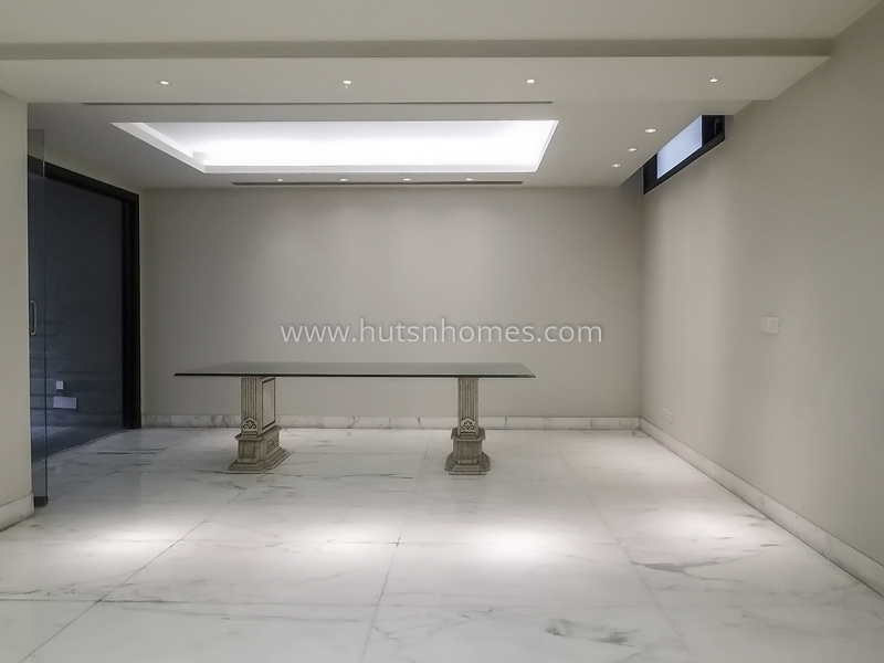 4 BHK Flat For Rent in Vasant Vihar