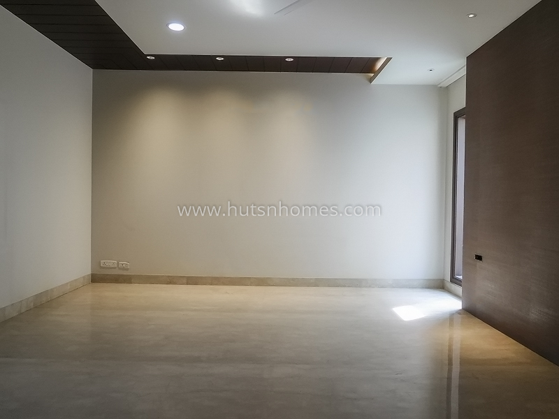 4 BHK Flat For Rent in Vasant Vihar