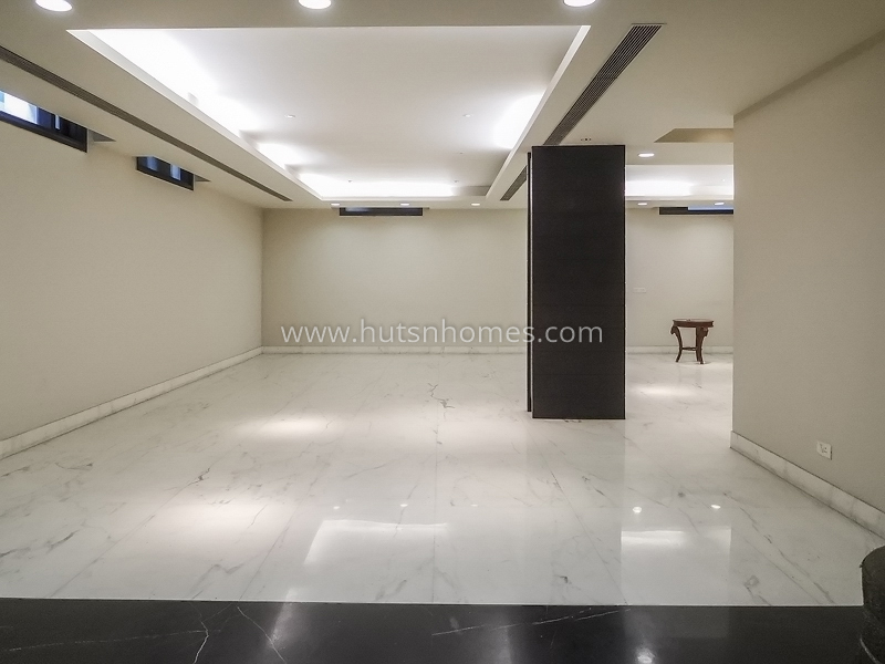 4 BHK Flat For Rent in Vasant Vihar