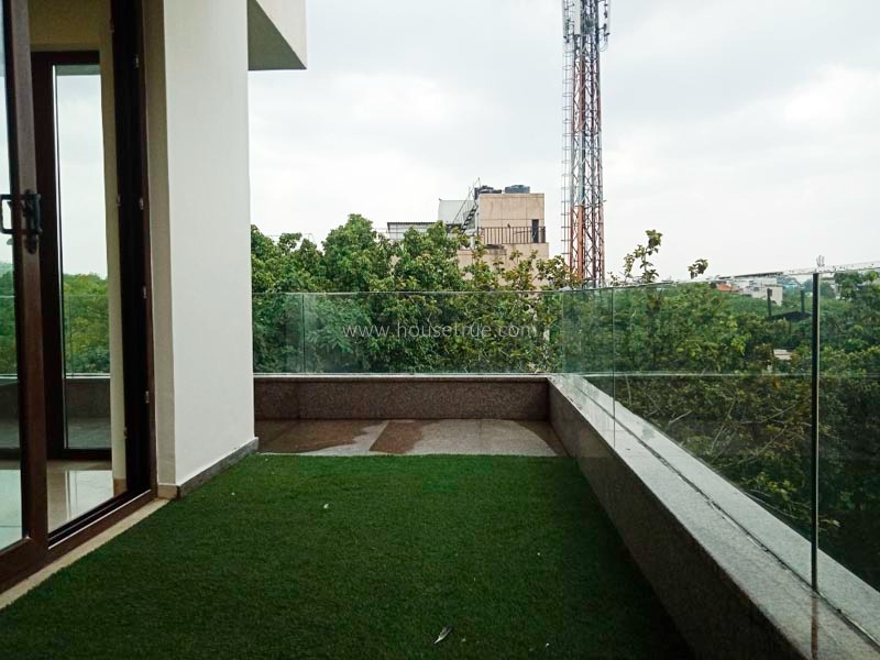 4 BHK Flat For Rent in Vasant Vihar