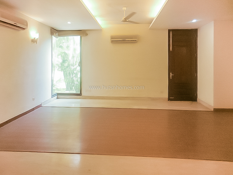 5 BHK Farm House For Rent in Radhey Mohan Drive