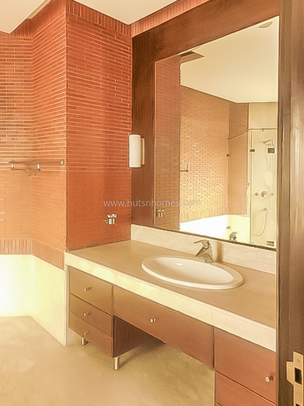 5 BHK Farm House For Rent in Radhey Mohan Drive