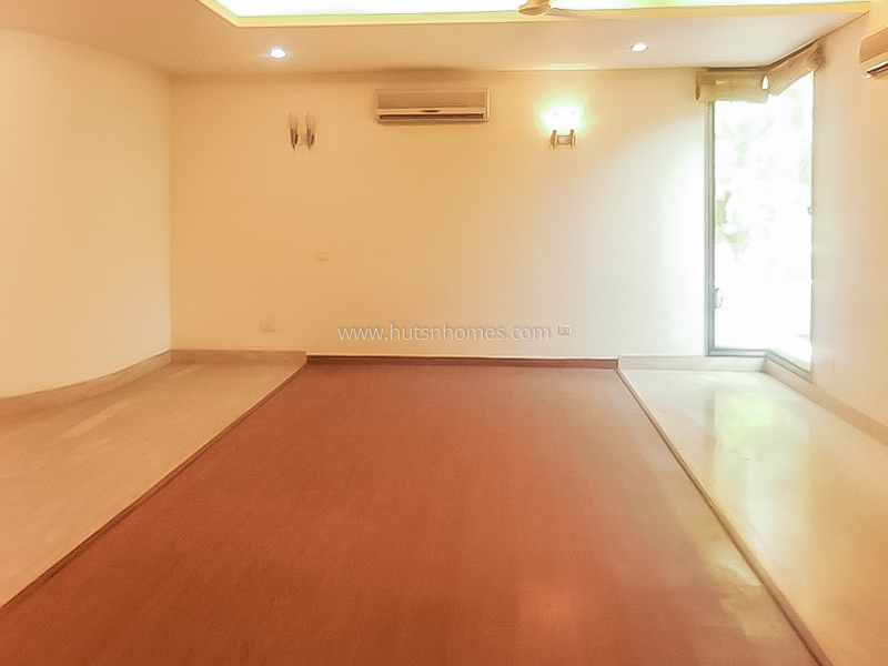 5 BHK Farm House For Rent in Radhey Mohan Drive