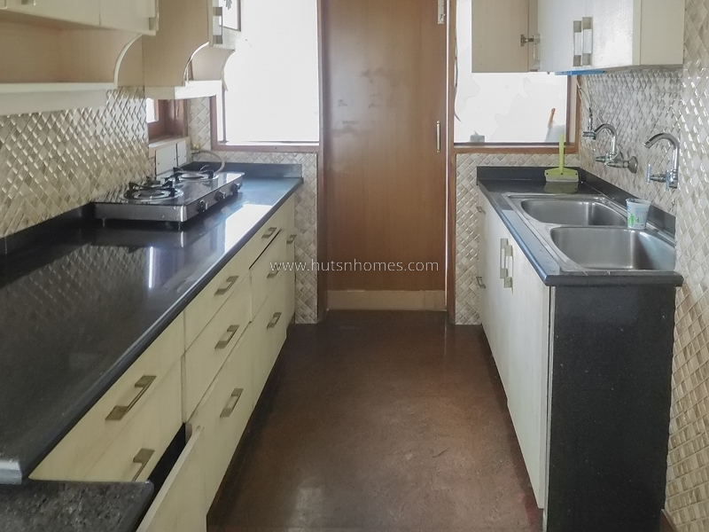 3 BHK Flat For Rent in Jangpura Extension