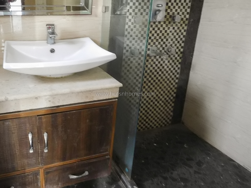 3 BHK Flat For Rent in Jangpura Extension