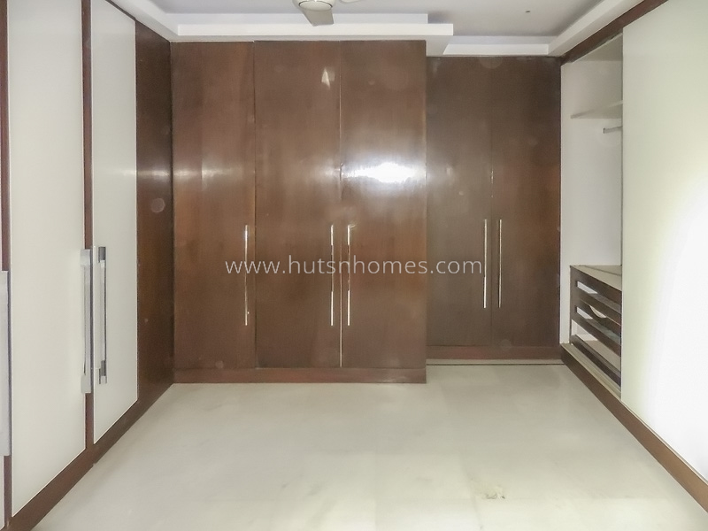3 BHK Flat For Rent in Maharani Bagh