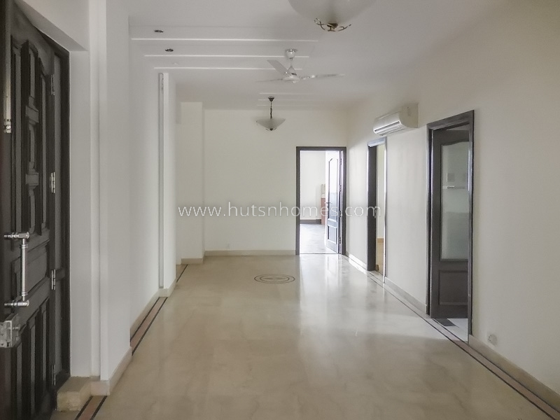 3 BHK Flat For Rent in Maharani Bagh