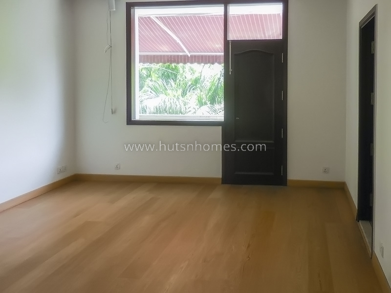 3 BHK Flat For Rent in Maharani Bagh