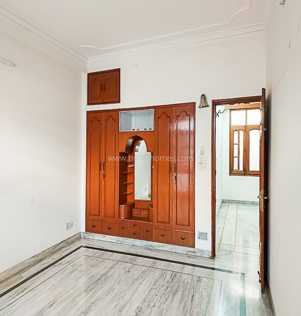 4 BHK Flat For Rent in Green Park Extension