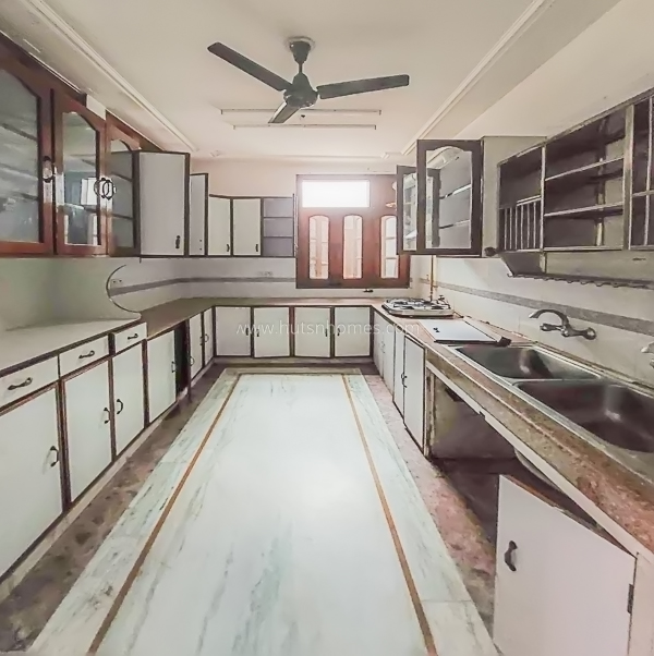 4 BHK Flat For Rent in Green Park Extension