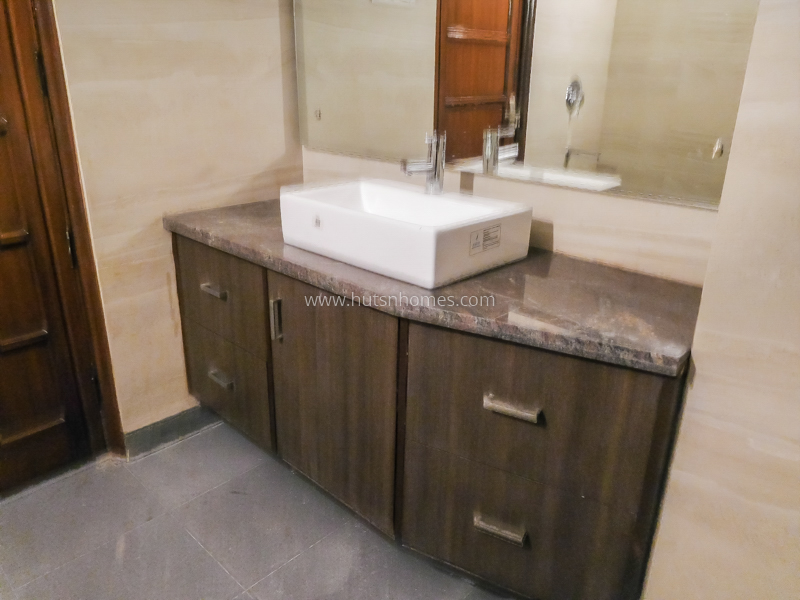 8 BHK House For Rent in Green Park Extension