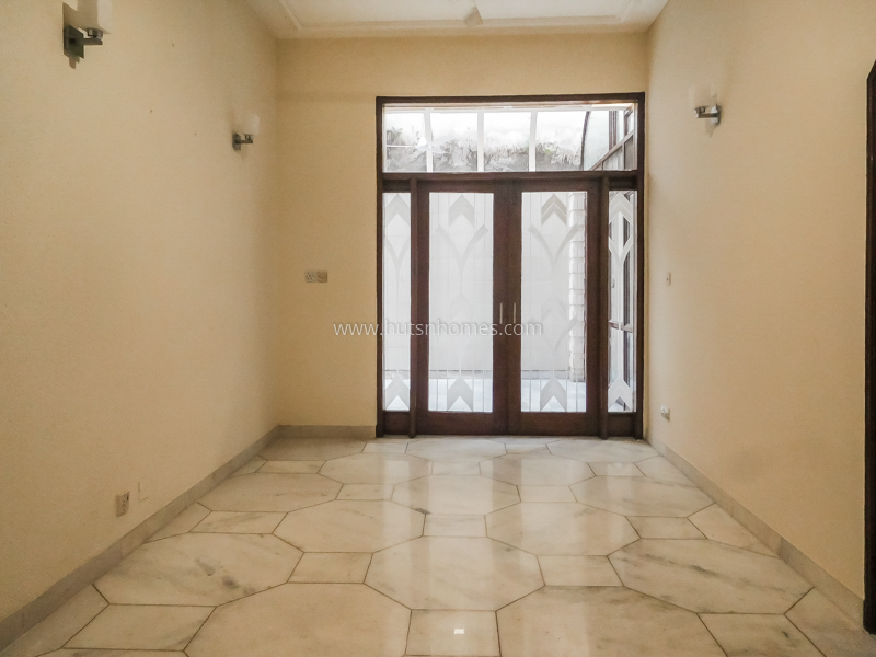 8 BHK House For Rent in Green Park Extension