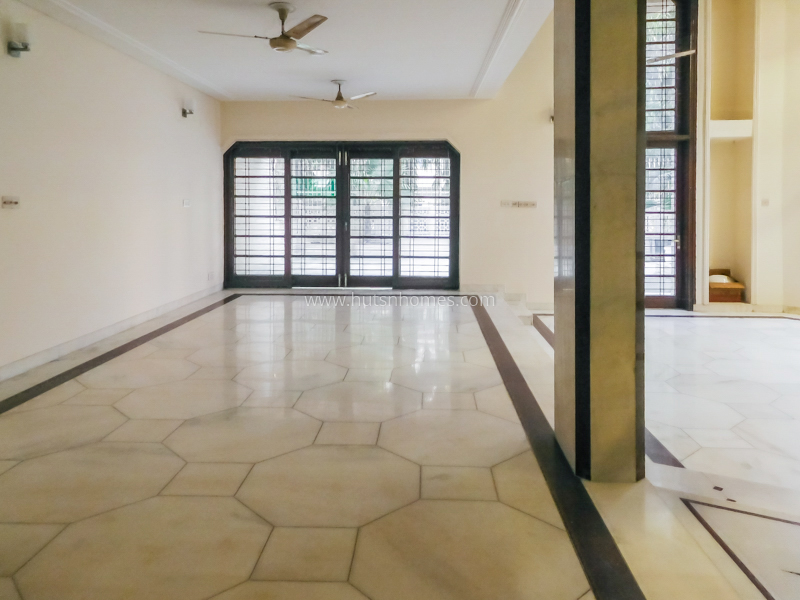 8 BHK House For Rent in Green Park Extension