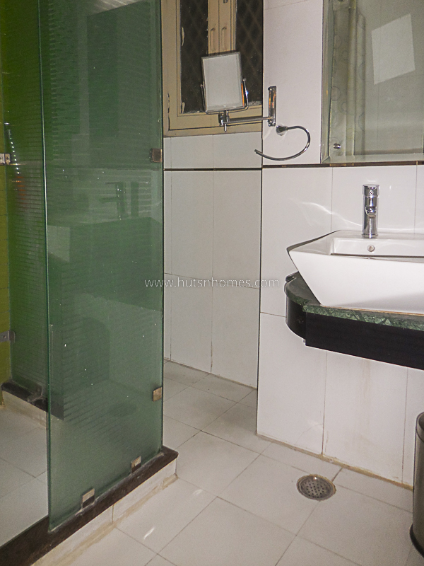 2 BHK Flat For Rent in Jangpura Extension