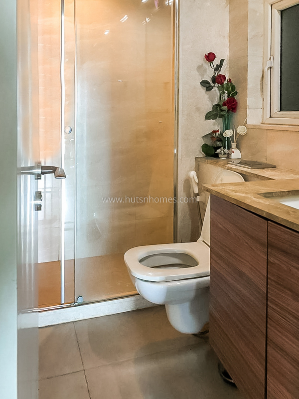 4 BHK Condo For Rent in Golf Course Road