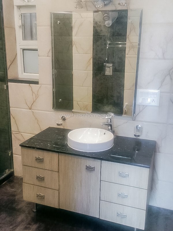 3 BHK Flat For Rent in Green Park Extension
