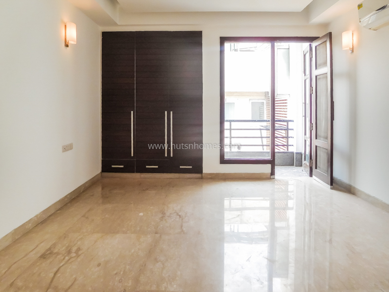 4 BHK Flat For Rent in Hauz Khas Enclave
