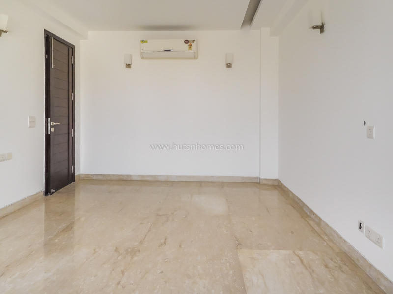 4 BHK Flat For Rent in Hauz Khas Enclave
