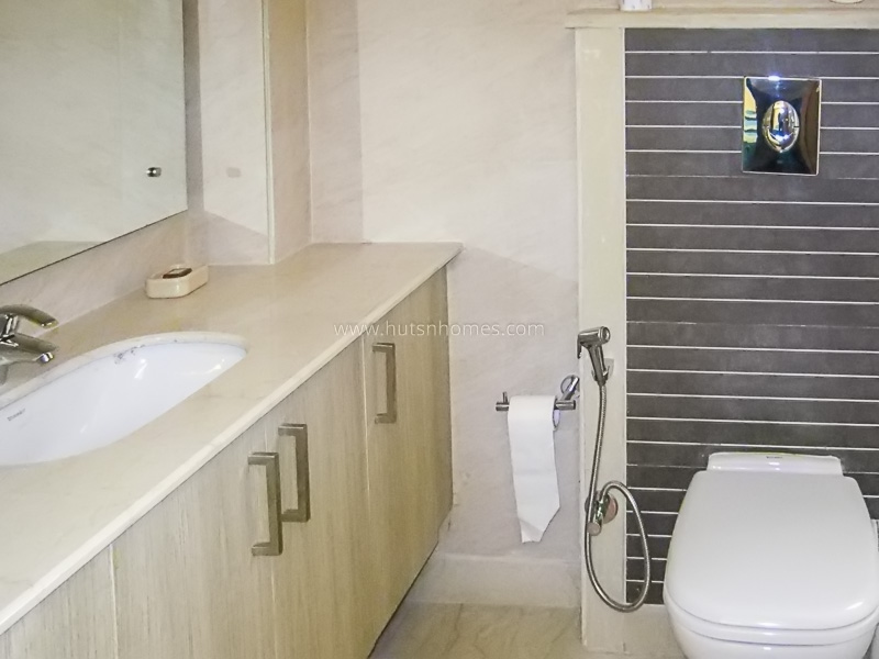 3 BHK Flat For Rent in Jangpura Extension