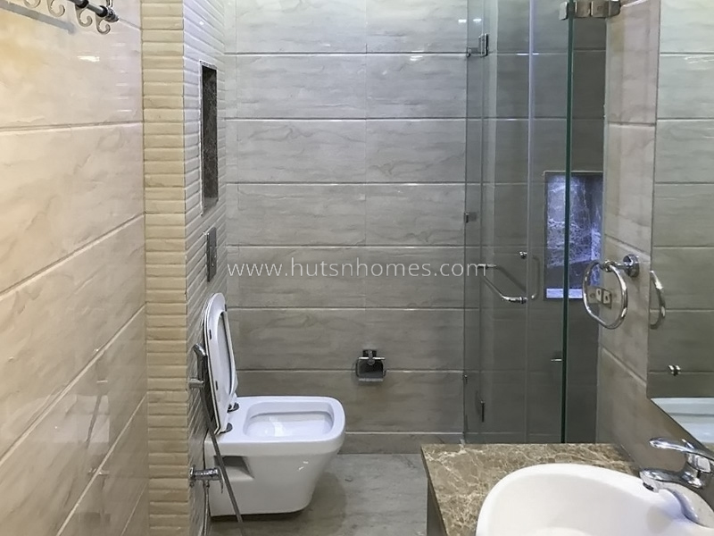 3 BHK Flat For Rent in Jangpura Extension