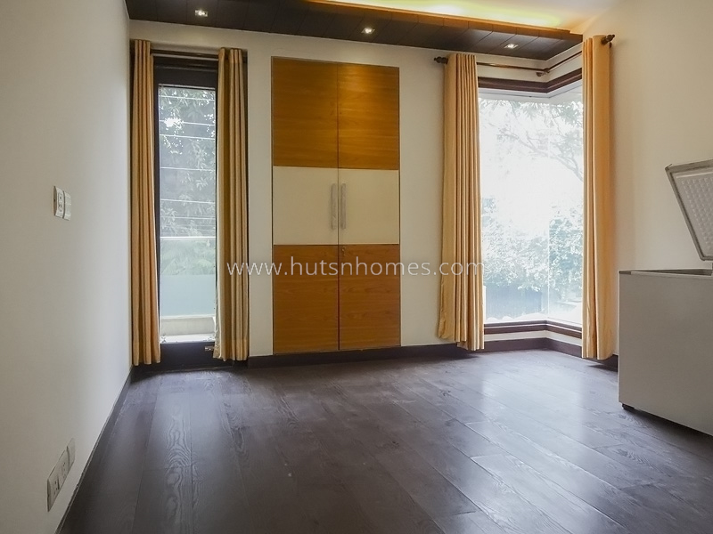 4 BHK Flat For Rent in Hauz Khas Enclave