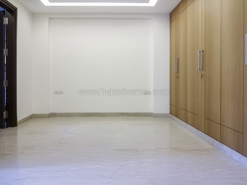 4 BHK Flat For Rent in Hauz Khas Enclave
