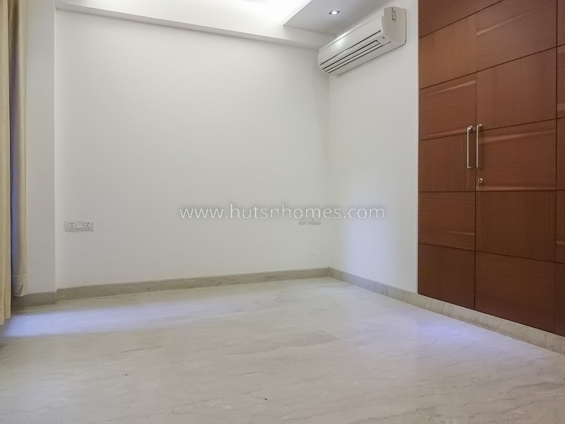 4 BHK Flat For Rent in Hauz Khas Enclave