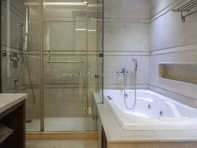 4 BHK Flat For Rent in Hauz Khas Enclave