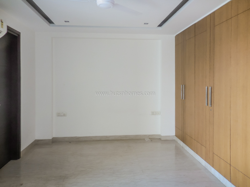 4 BHK Flat For Rent in Hauz Khas Enclave