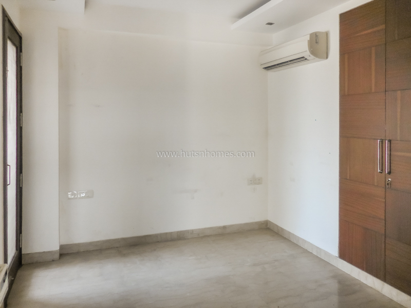 4 BHK Flat For Rent in Hauz Khas Enclave