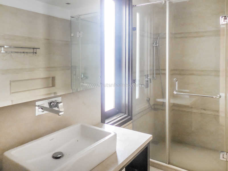4 BHK Flat For Rent in Hauz Khas Enclave