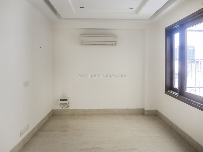 4 BHK Flat For Rent in Hauz Khas Enclave