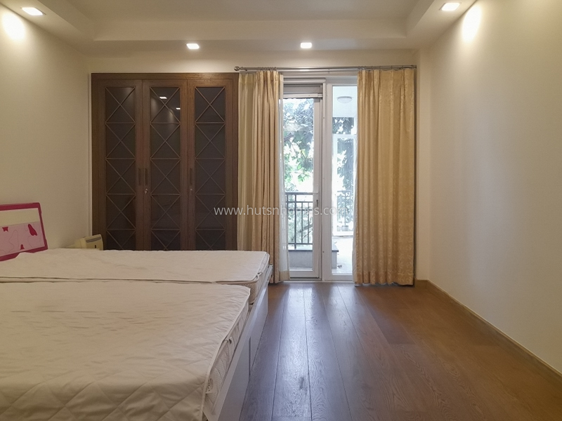 4 BHK Flat For Rent in Hauz Khas Enclave